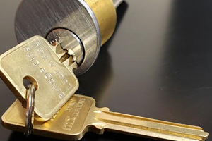high-security locks & keys in Les Pins